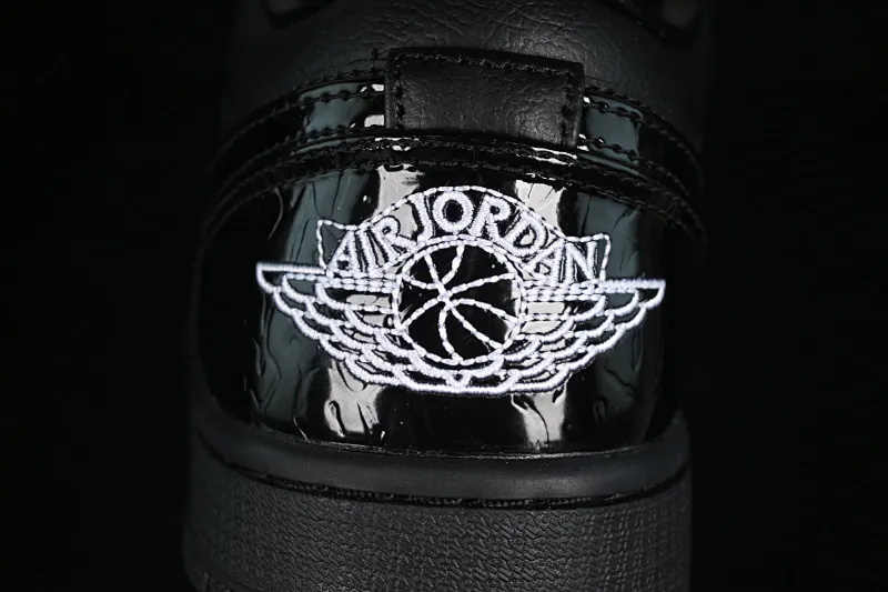 All categories Air Jordan Jordan series basketball shoes Air Jordan 1 Low G version pure original Air Jordan 1 Low "Black Croc" AJ1 Joe 1 crocodile black low-top cultural casual sneakers HJ7743-010